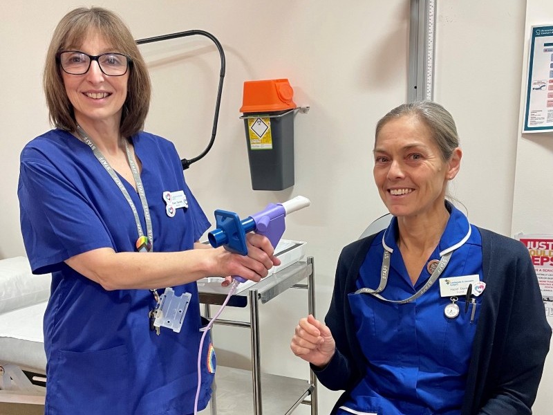 photo of nurses with the spirometry machine